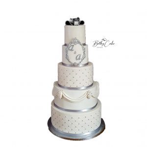 Chic wedding cake effet drapé et matelassé